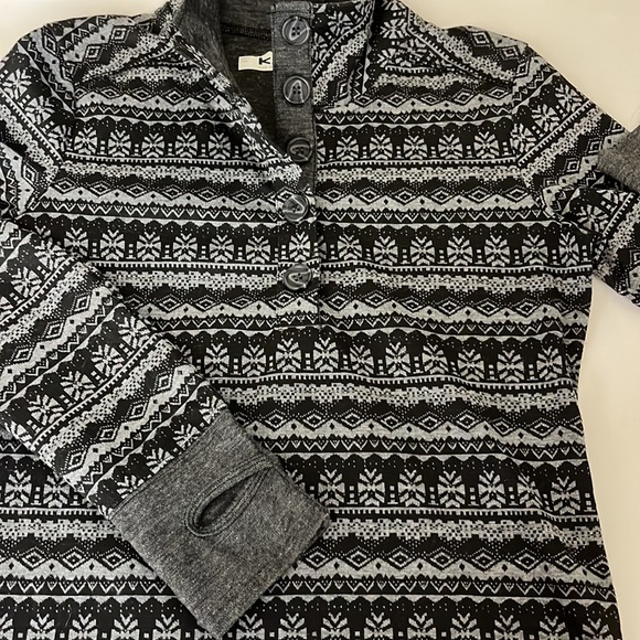 KAVU Button Neck Pullover Sweater - Picture 5 of 10